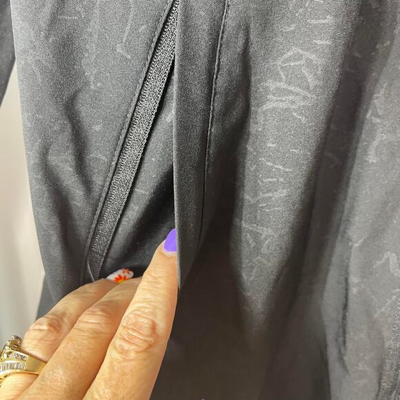 Adidas women's medium jacket light weight black zip front hooded gray pattern - Picture 5 of 16